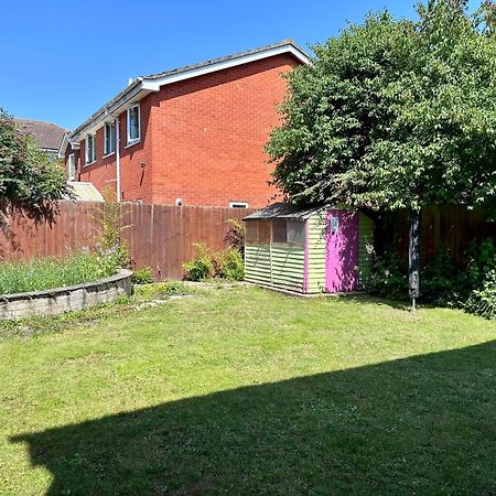 Beautiful House In South Cambridge, 14-Min Drive To The City Centre, Free Parking, No Sofabeds, Sleeps 6 외부 사진