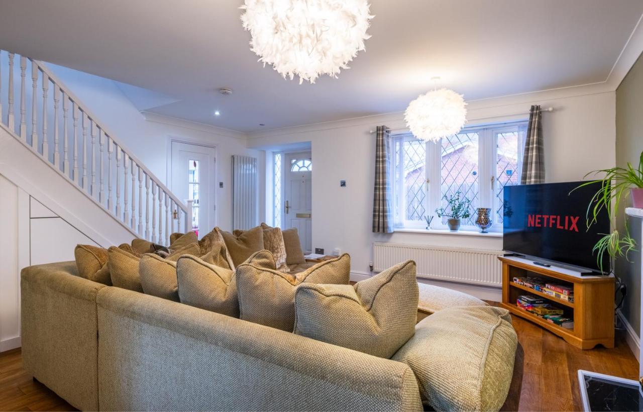 Beautiful House In South Cambridge, 14-Min Drive To The City Centre, Free Parking, No Sofabeds, Sleeps 6 외부 사진