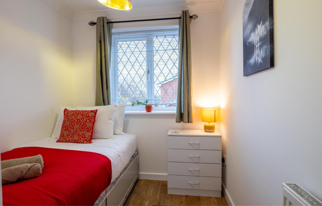 Beautiful House In South Cambridge, 14-Min Drive To The City Centre, Free Parking, No Sofabeds, Sleeps 6 외부 사진