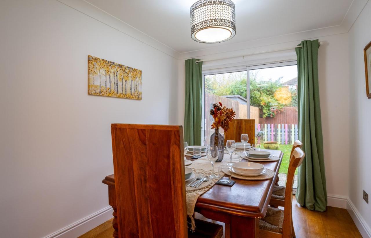 Beautiful House In South Cambridge, 14-Min Drive To The City Centre, Free Parking, No Sofabeds, Sleeps 6 외부 사진