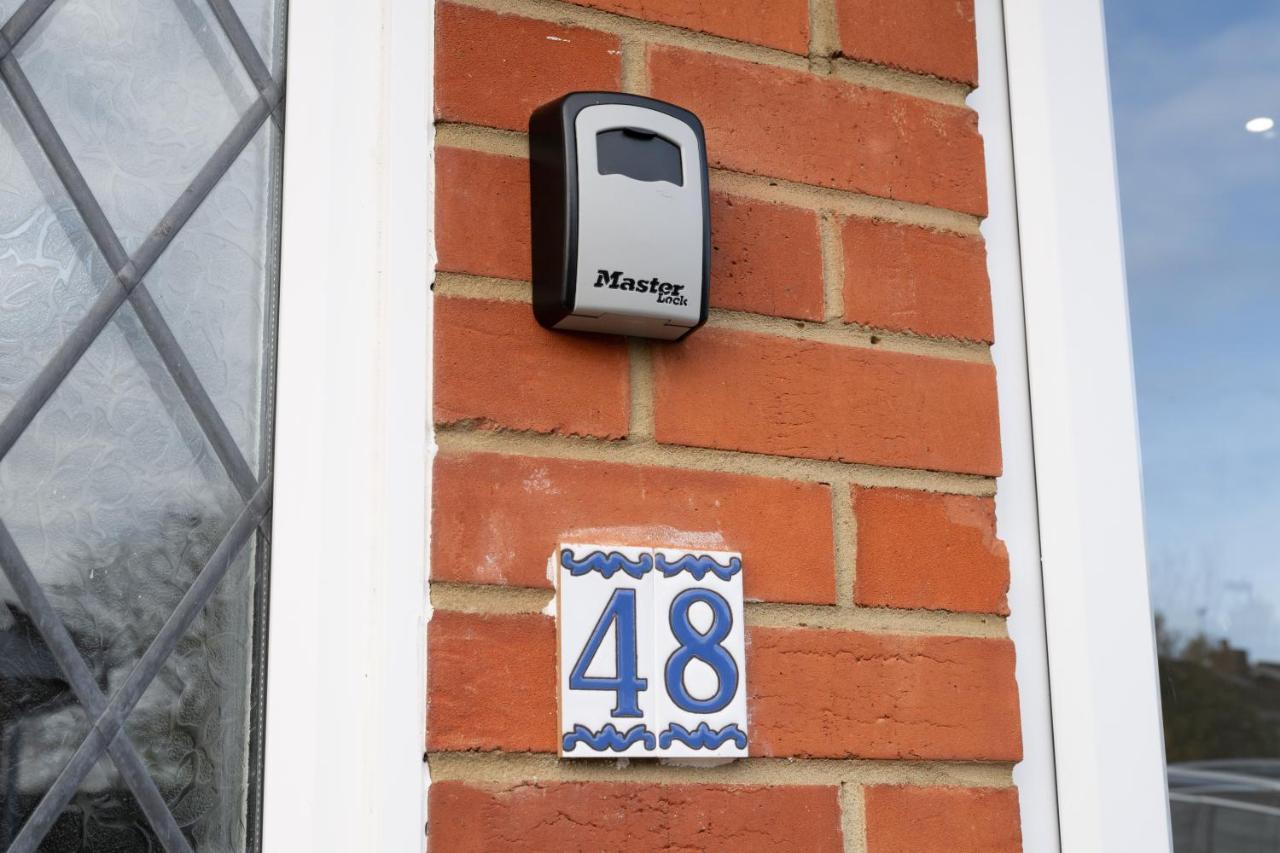 Beautiful House In South Cambridge, 14-Min Drive To The City Centre, Free Parking, No Sofabeds, Sleeps 6 외부 사진