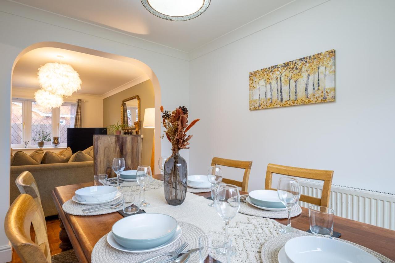 Beautiful House In South Cambridge, 14-Min Drive To The City Centre, Free Parking, No Sofabeds, Sleeps 6 외부 사진